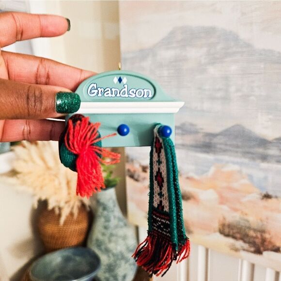 VTG Set Of 3 Patchwork Fabric Wreath, Antique Xmas Mini Stocking & Hallmark 2004 - Picture 8 of 10